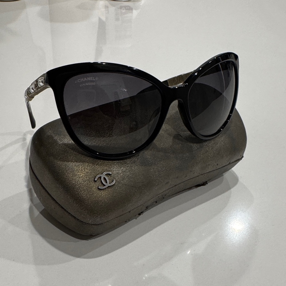 AUTHENTIC CHANEL RHINESTONE SUNGLASSES